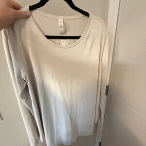 Lululemon Women's shirt